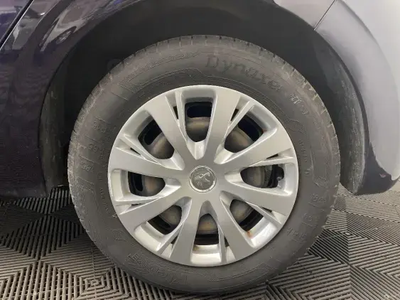 PEUGEOT 208 BUSINESS R II - voiture d'occasion - Photo 22