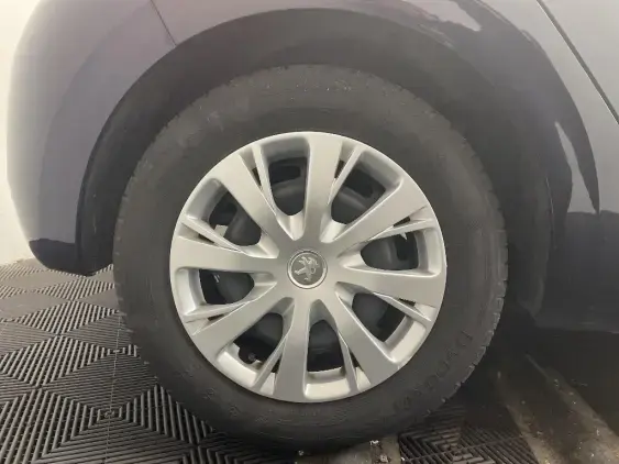 PEUGEOT 208 BUSINESS R II - voiture d'occasion - Photo 23