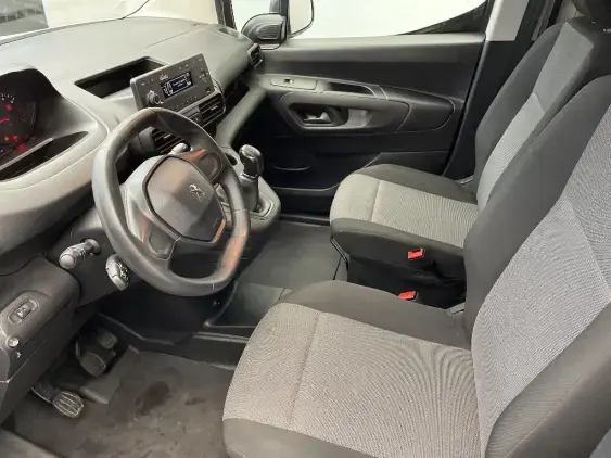 PEUGEOT PARTNER III - voiture d'occasion - Photo 15