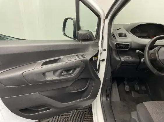 PEUGEOT PARTNER III - voiture d'occasion - Photo 16