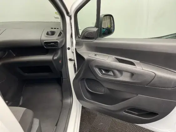 PEUGEOT PARTNER III - voiture d'occasion - Photo 17