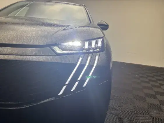 PEUGEOT 5008 ELECTRIQUE III - voiture d'occasion - Photo 21