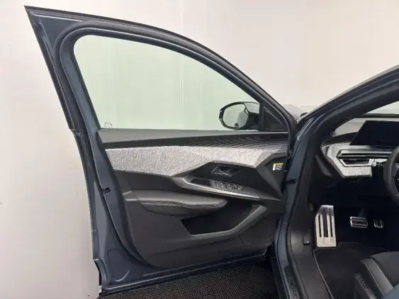 PEUGEOT 5008 ELECTRIQUE III - voiture d'occasion - Photo 18