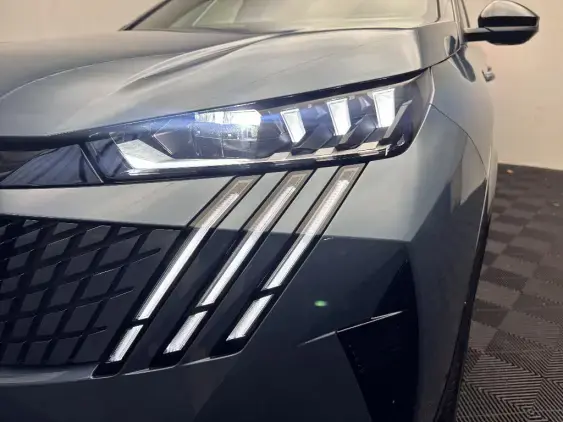 PEUGEOT 5008 ELECTRIQUE III - voiture d'occasion - Photo 21
