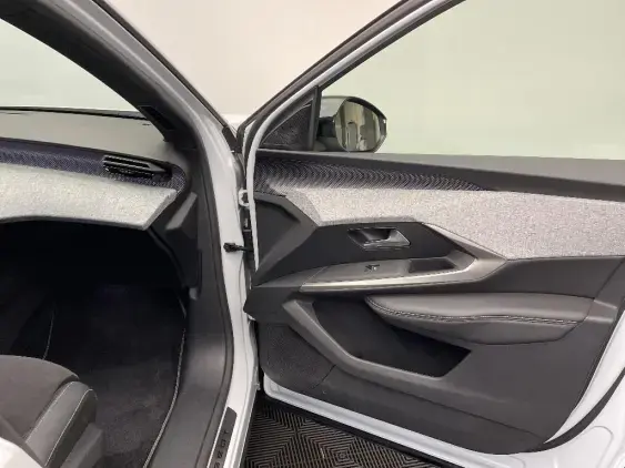 PEUGEOT 5008 ELECTRIQUE III - voiture d'occasion - Photo 18