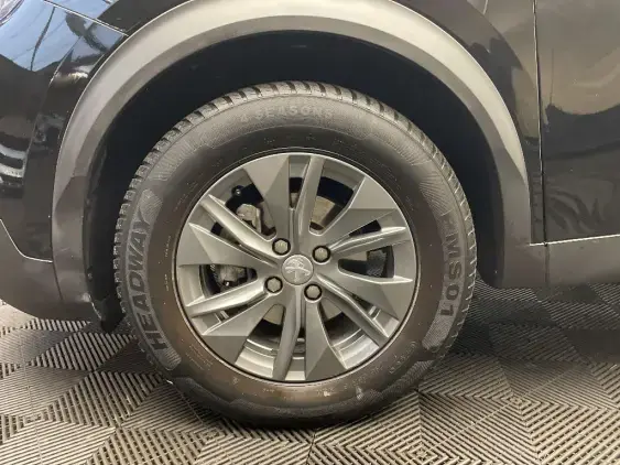 PEUGEOT 2008 II - voiture d'occasion - Photo 21