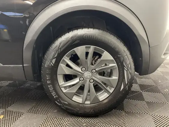 PEUGEOT 2008 II - voiture d'occasion - Photo 22