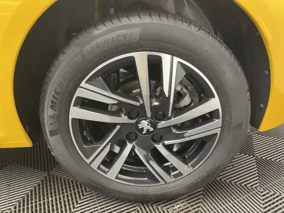 PEUGEOT 208 BUSINESS R II - voiture d'occasion - Photo 24