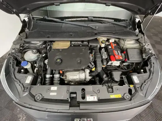 PEUGEOT 208 BUSINESS R II - voiture d'occasion - Photo 21