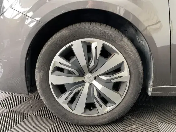 PEUGEOT 208 BUSINESS R II - voiture d'occasion - Photo 23