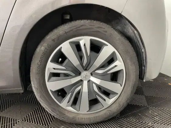 PEUGEOT 208 BUSINESS R II - voiture d'occasion - Photo 24