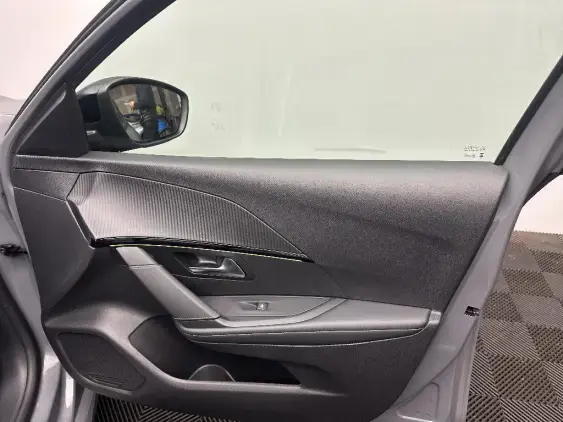 PEUGEOT 208 II - voiture d'occasion - Photo 18