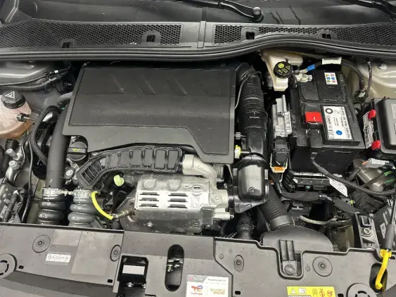 PEUGEOT 208 II - voiture d'occasion - Photo 19