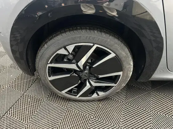 PEUGEOT 208 II - voiture d'occasion - Photo 23