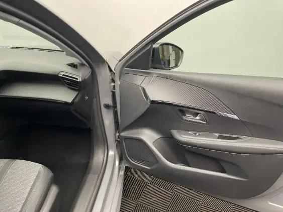 PEUGEOT 208 II - voiture d'occasion - Photo 20