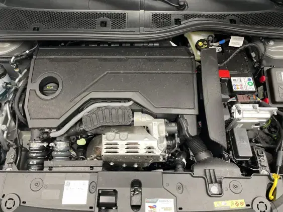 PEUGEOT 208 II - voiture d'occasion - Photo 21