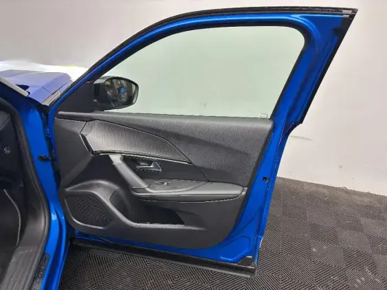 PEUGEOT 2008 II - voiture d'occasion - Photo 19