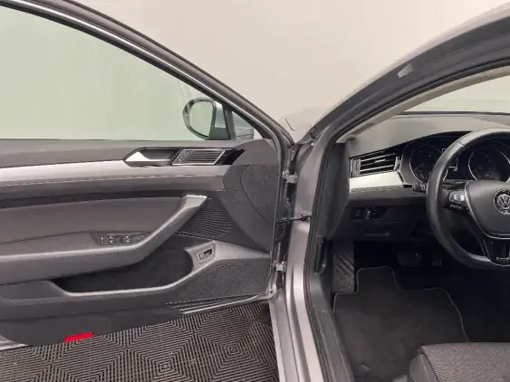 VOLKSWAGEN PASSAT VIII - voiture d'occasion - Photo 18