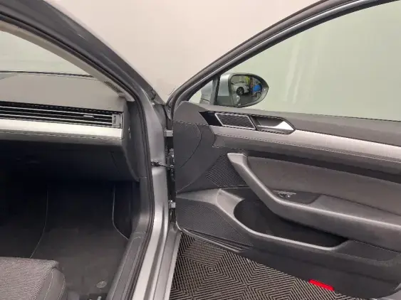 VOLKSWAGEN PASSAT VIII - voiture d'occasion - Photo 19