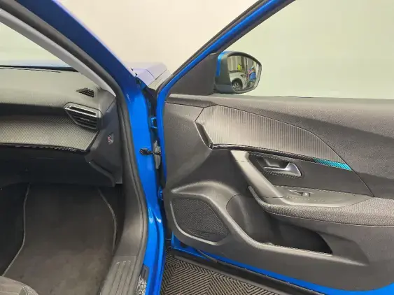 PEUGEOT 2008 II - voiture d'occasion - Photo 20