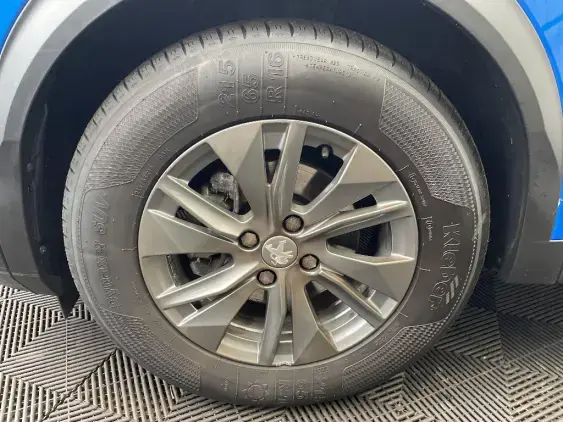 PEUGEOT 2008 II - voiture d'occasion - Photo 23