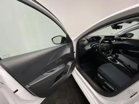 PEUGEOT 208 II - voiture d'occasion - Photo 17