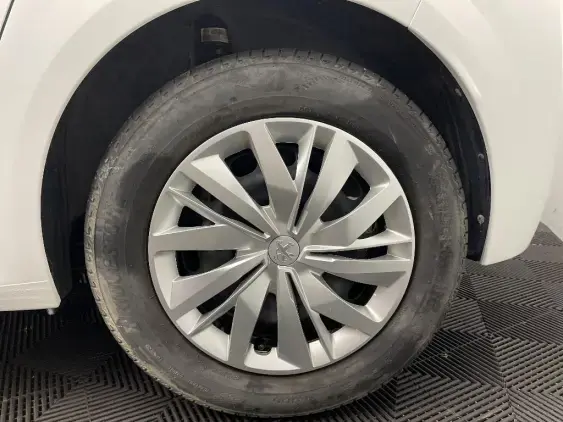 PEUGEOT 208 II - voiture d'occasion - Photo 22