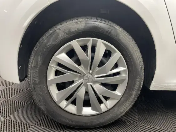 PEUGEOT 208 II - voiture d'occasion - Photo 23