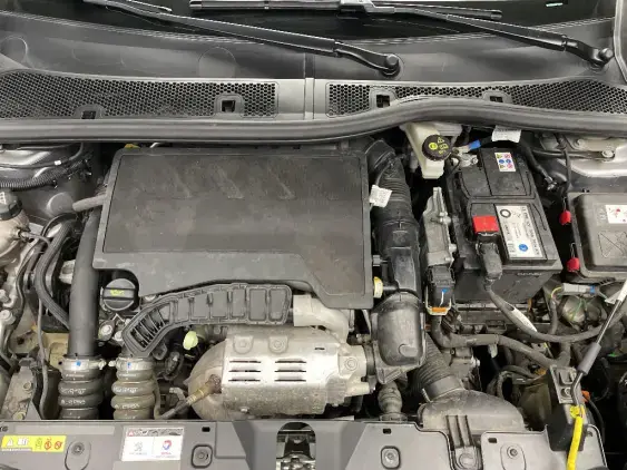 PEUGEOT 2008 II - voiture d'occasion - Photo 21