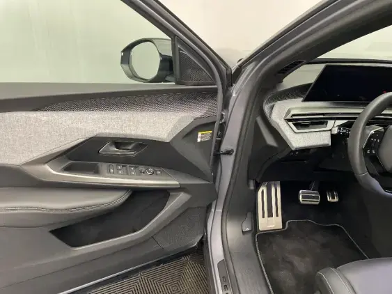 PEUGEOT 5008 ELECTRIQUE III - voiture d'occasion - Photo 19