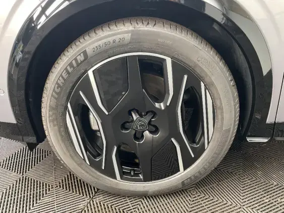 PEUGEOT 5008 ELECTRIQUE III - voiture d'occasion - Photo 23