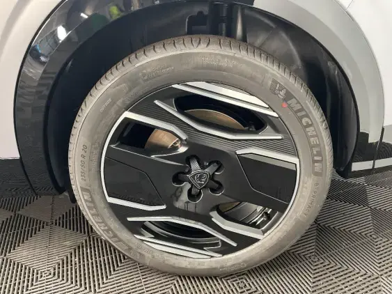 PEUGEOT 5008 ELECTRIQUE III - voiture d'occasion - Photo 24