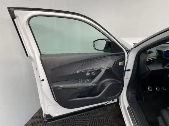 PEUGEOT 2008 II - voiture d'occasion - Photo 19