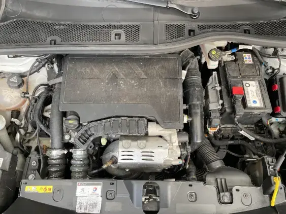 PEUGEOT 2008 II - voiture d'occasion - Photo 21