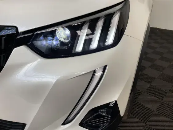 PEUGEOT 2008 II - voiture d'occasion - Photo 22