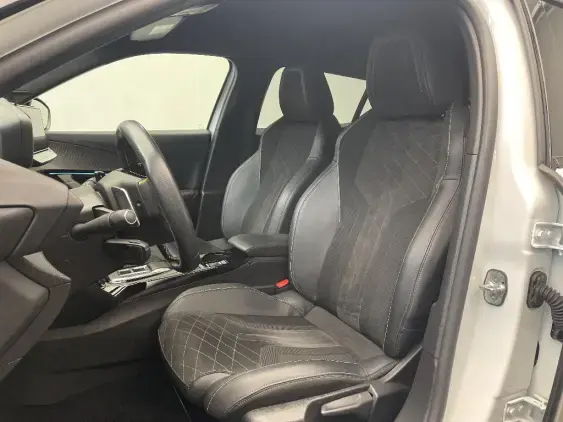 PEUGEOT 2008 II - voiture d'occasion - Photo 18