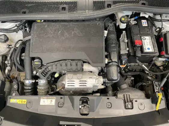 PEUGEOT 2008 II - voiture d'occasion - Photo 21