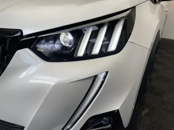 PEUGEOT 2008 II - voiture d'occasion - Photo 22