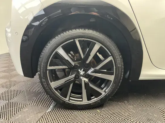 PEUGEOT 208 BUSINESS R II - voiture d'occasion - Photo 24