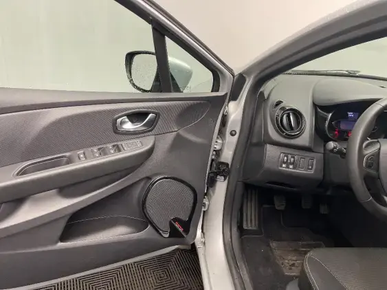 RENAULT CLIO IV - voiture d'occasion - Photo 18