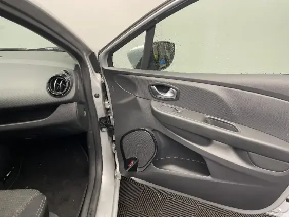 RENAULT CLIO IV - voiture d'occasion - Photo 19