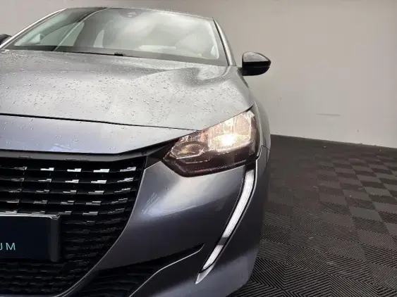 PEUGEOT 208 BUSINESS R II - voiture d'occasion - Photo 20