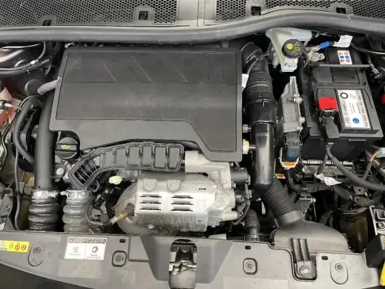 PEUGEOT 2008 II - voiture d'occasion - Photo 21