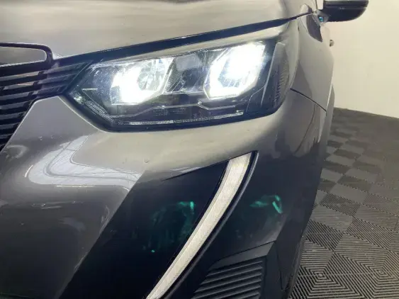 PEUGEOT 2008 II - voiture d'occasion - Photo 22