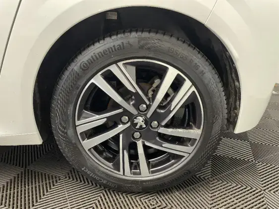 PEUGEOT 208 BUSINESS R II - voiture d'occasion - Photo 24