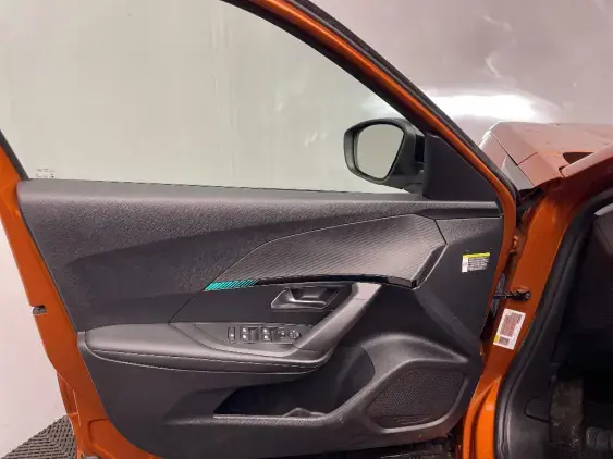 PEUGEOT 2008 II - voiture d'occasion - Photo 19