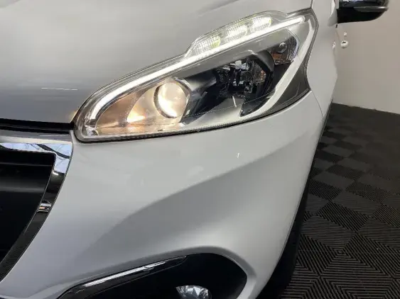 PEUGEOT 208 - voiture d'occasion - Photo 22