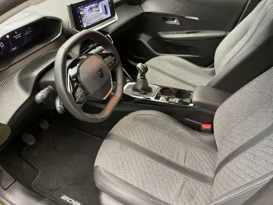 PEUGEOT 208 II - voiture d'occasion - Photo 18