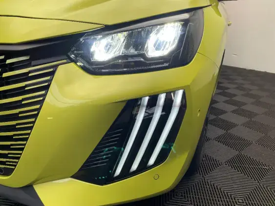 PEUGEOT 208 II - voiture d'occasion - Photo 22