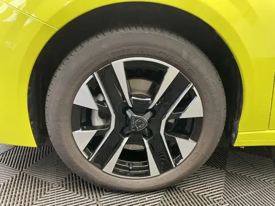 PEUGEOT 208 II - voiture d'occasion - Photo 23